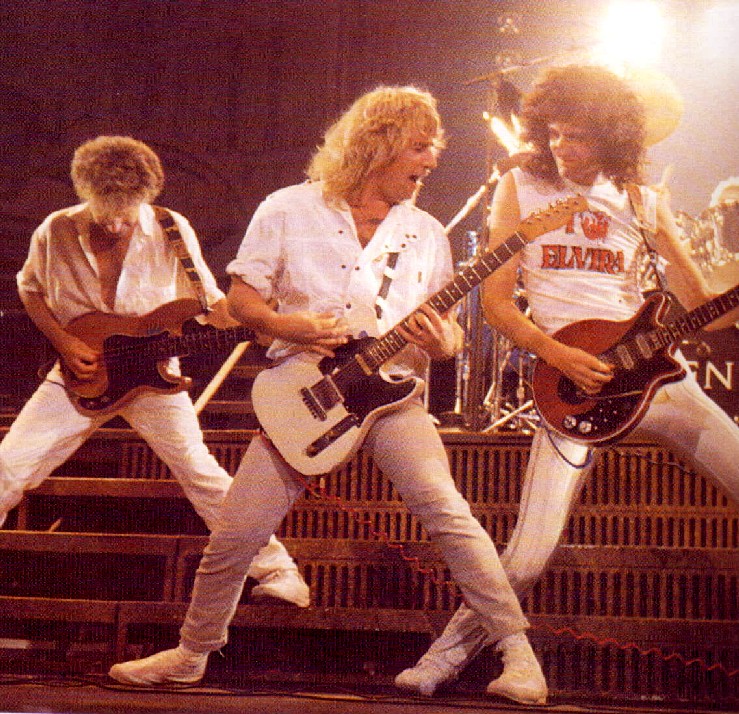 Hammer To Fall with Rick Parffitt !