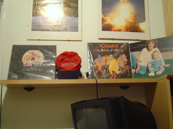 My room in 4 pics (part four)