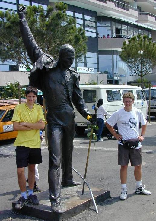 Montreux - Freddie's Statue with Roberto