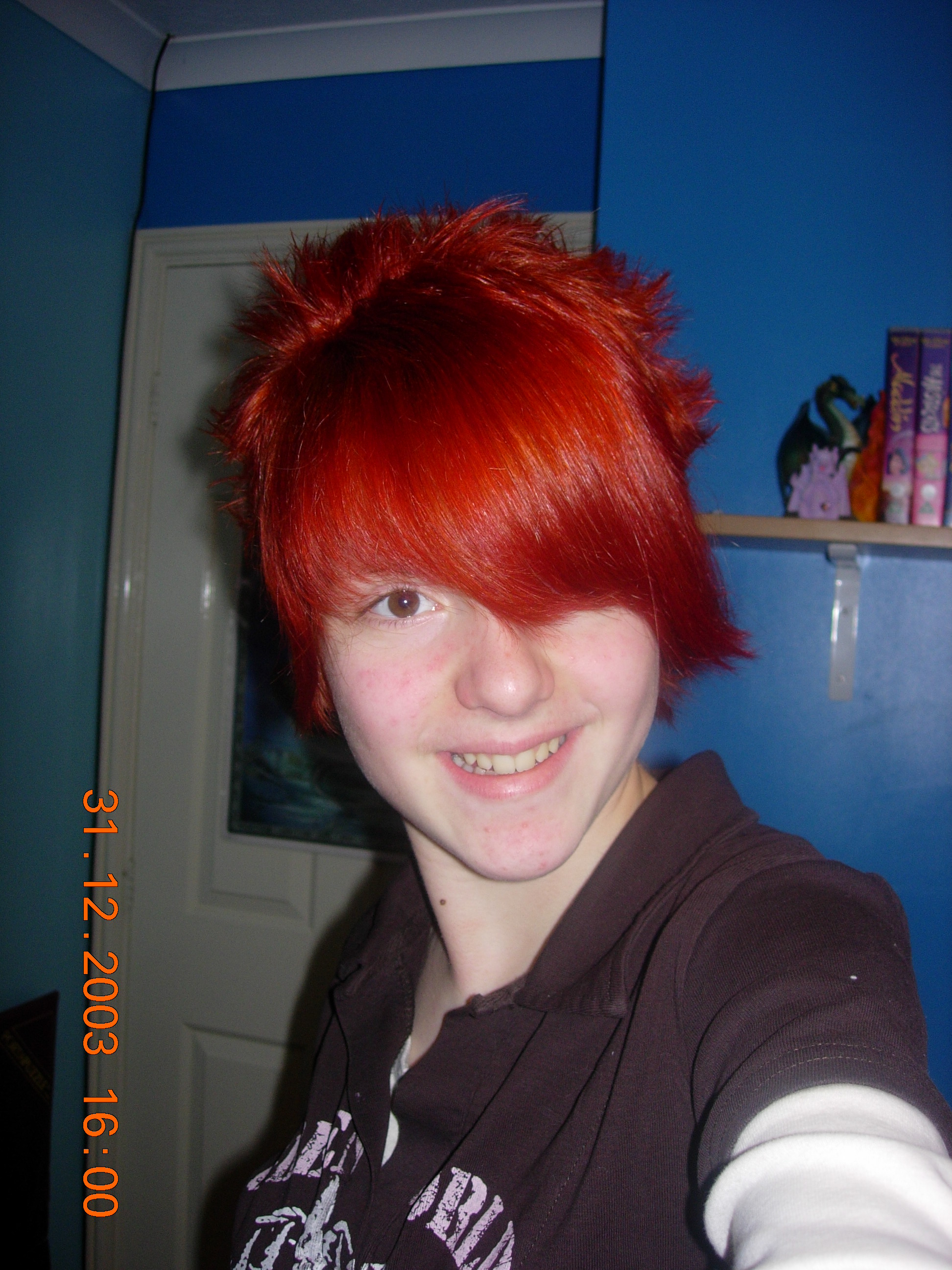 wooohooooooo my hairs amazin - red and spikey!!