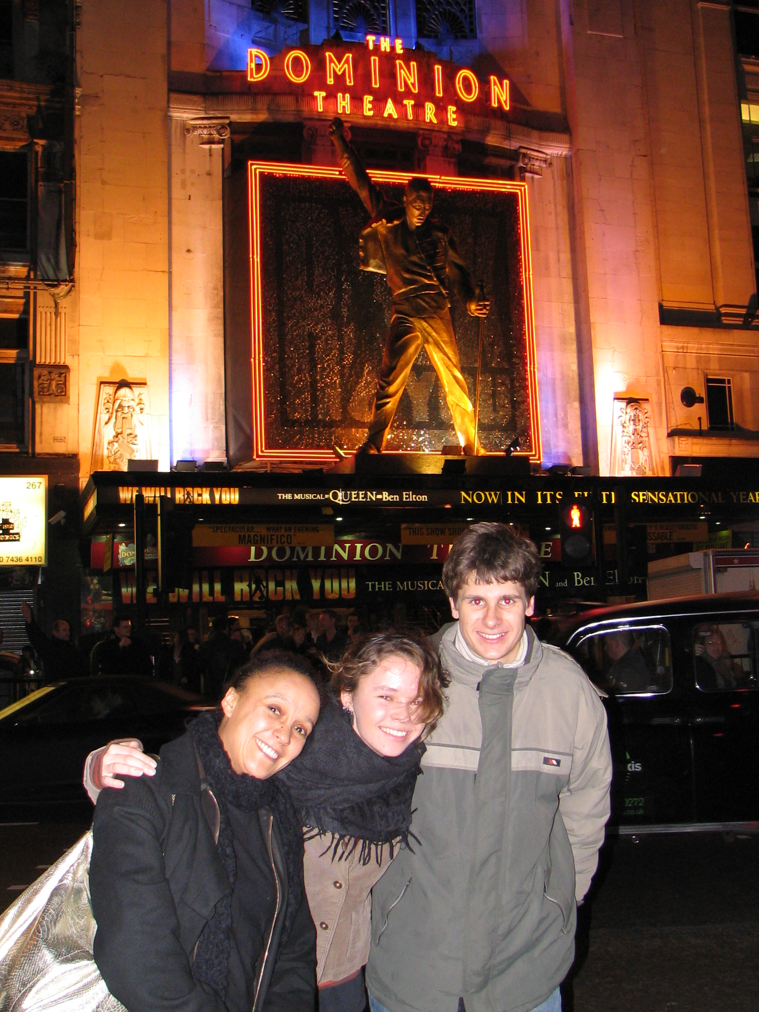 beside the dominion theatre,after wwry,23.11.2006