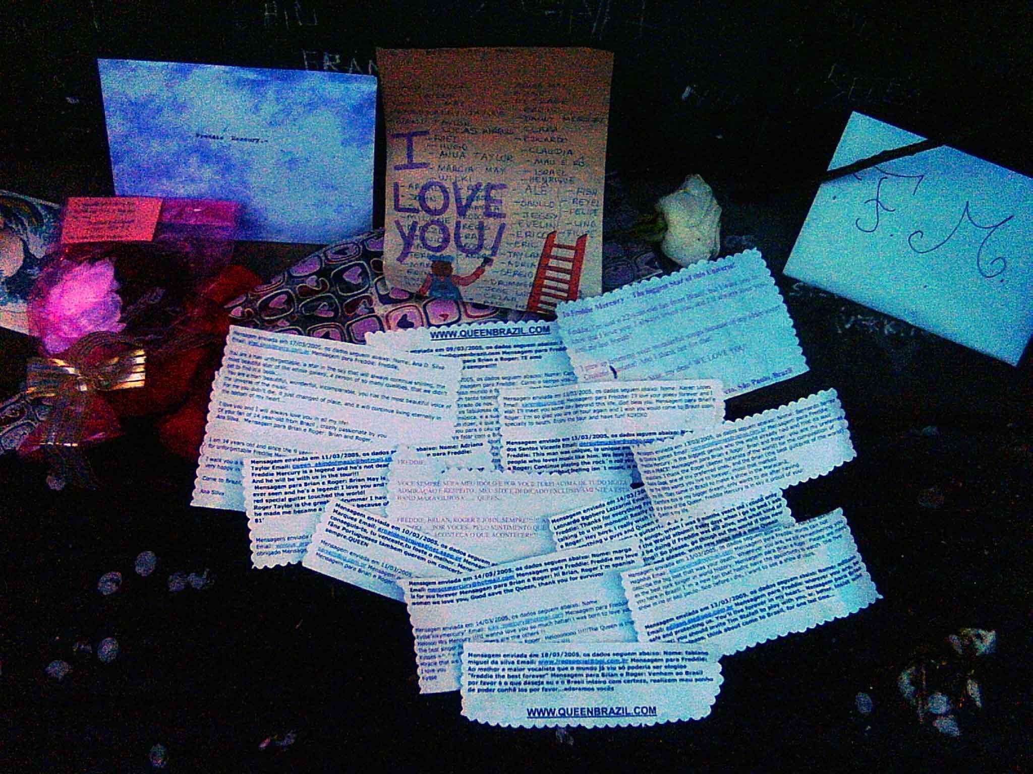 Brazilian fans messages from Freddie at Garden Lod