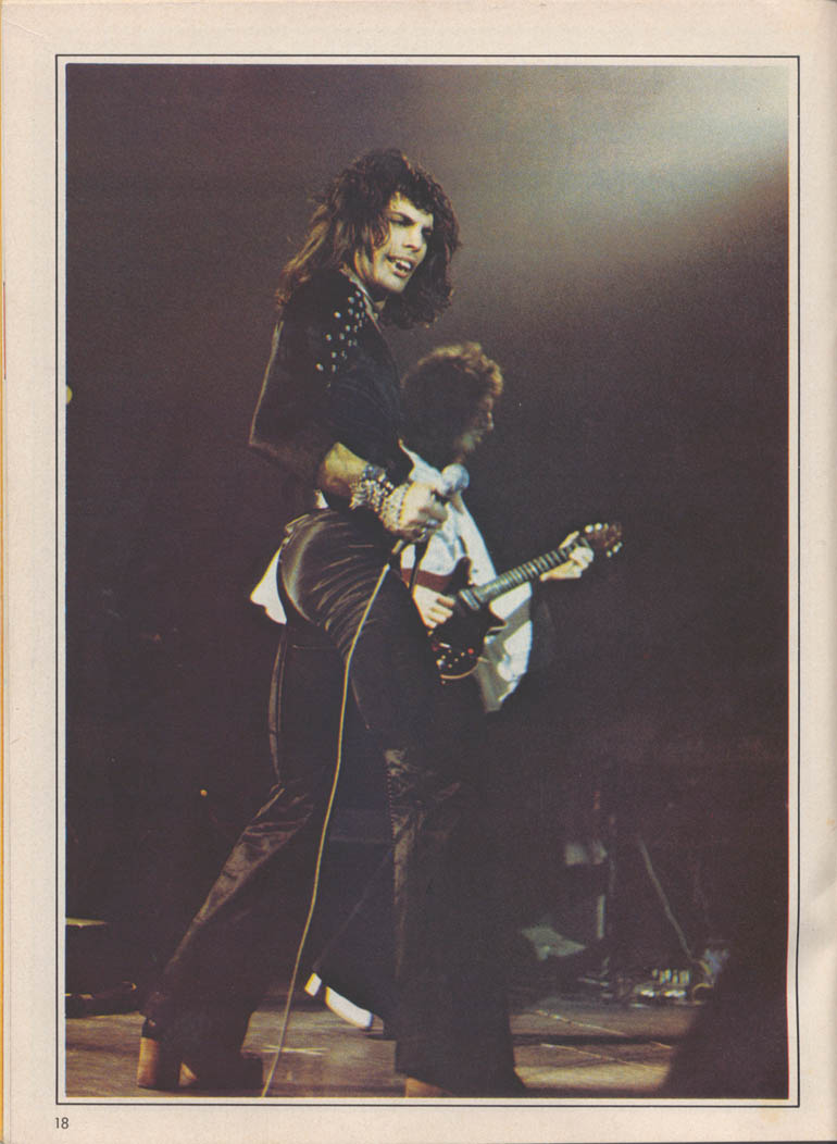 1976 