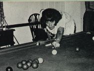 Freddie gioca a stecca