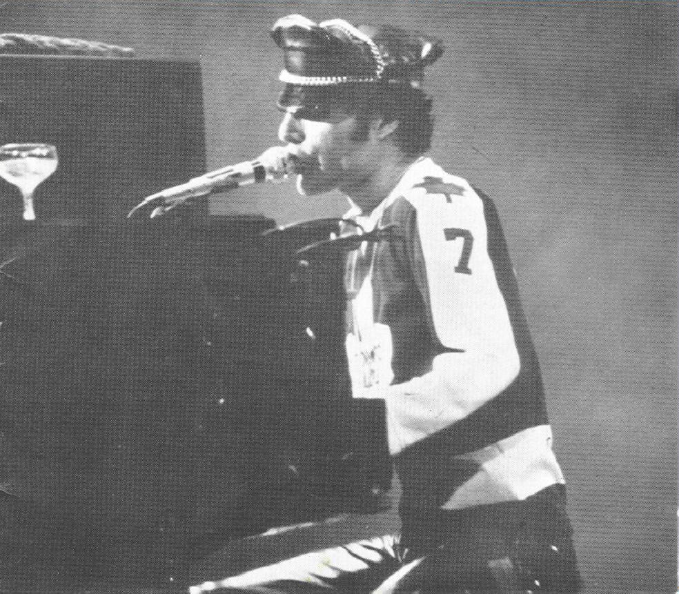 at the piano live 79