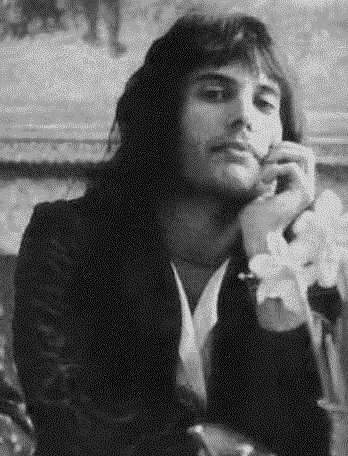 pensive freddie,so cute !