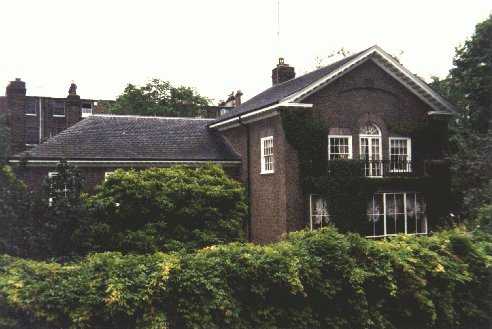 freddie's house