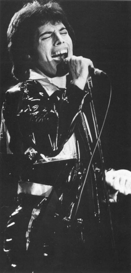 Lovely picture of Freddie singing