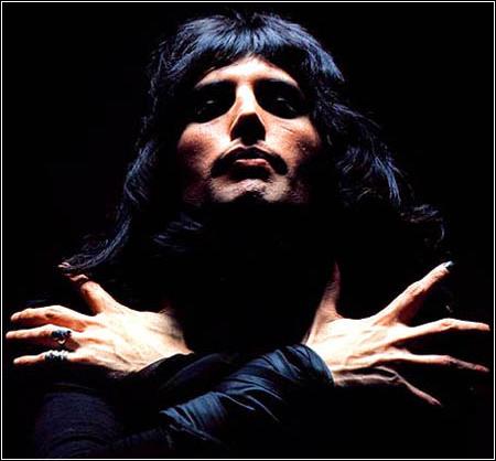 Freddie Mercury - black photo.