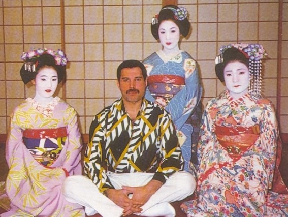 Freddie relaxing on holiday in Japan