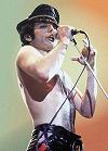 Bare chest + leather +in 1979 = SO SEXY !!!