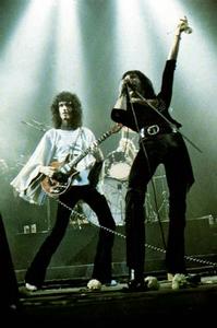 Freddie and Brian Under Beams