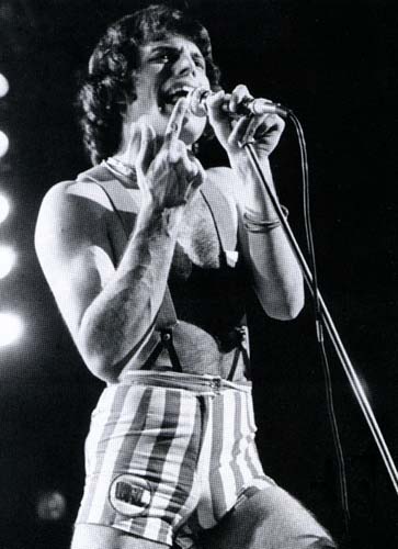 Freddie in his cool shorts...this time black & white