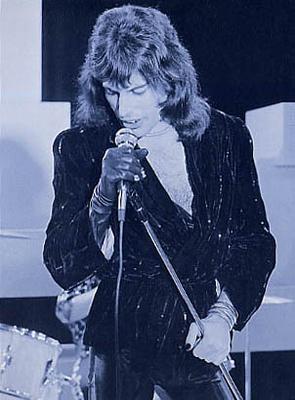 Freddie singing