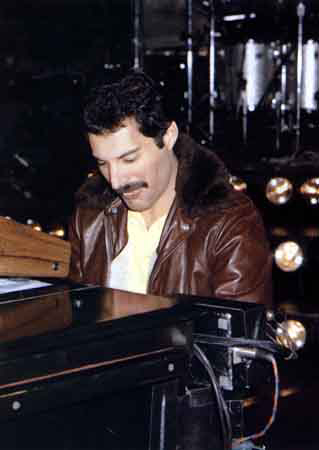 Freddie!!