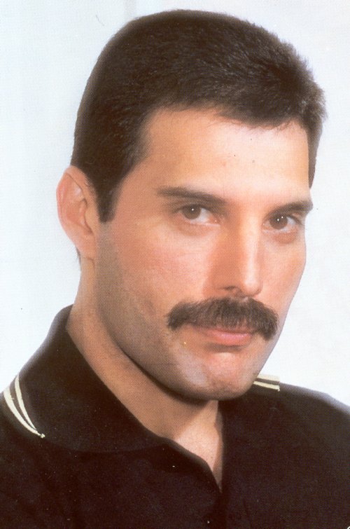 Freddie Mercury looking beautiful!