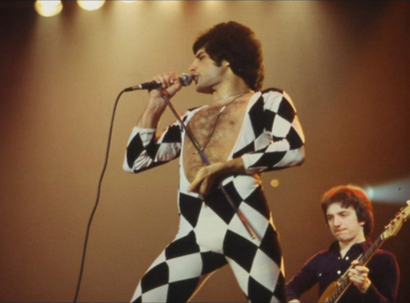 John, does my ass look fat in this tard? :o