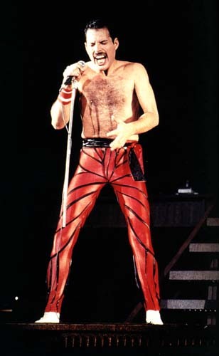The red pants strike again