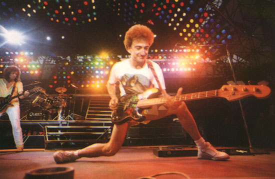 JOHN LIVE ON STAGE 86