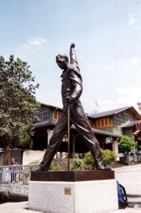 Freddie statue