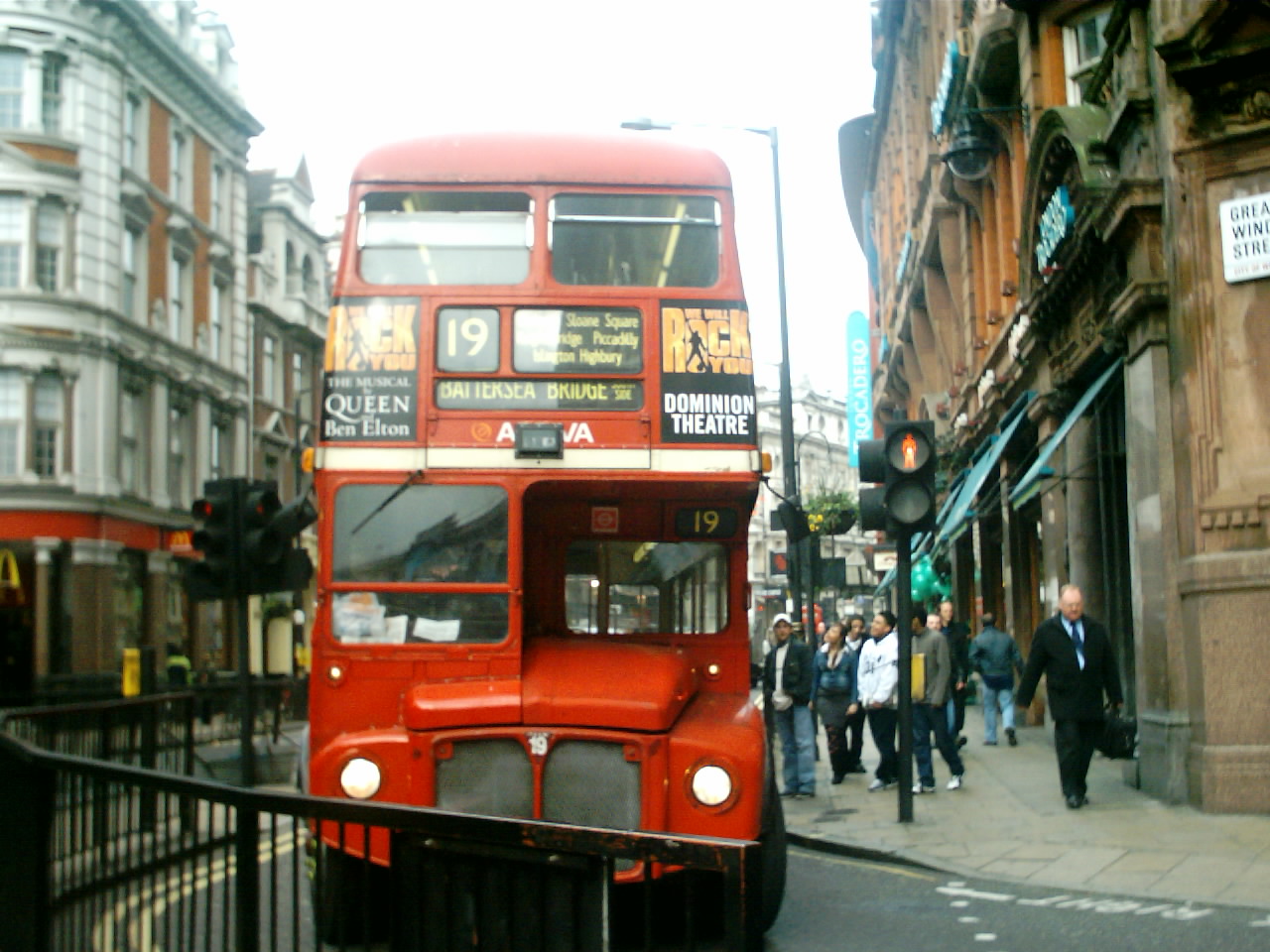 nice bus, near picadilly circus