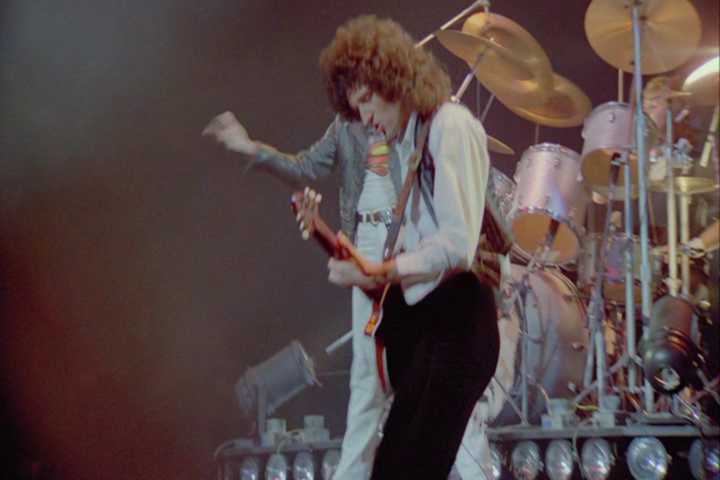 Queen Rock Montreal: We Will Rock You fast