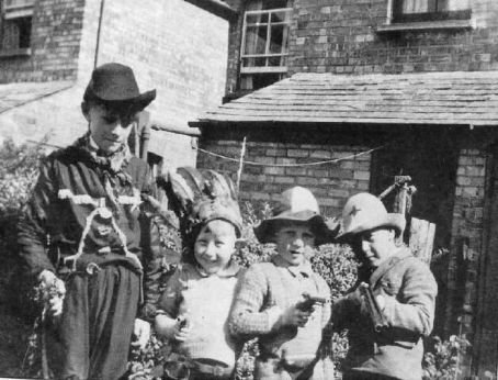 aaw~ I love this picture so much!! little roger x