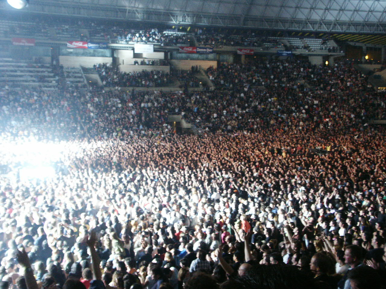 The crowd. Barcelona 02/04