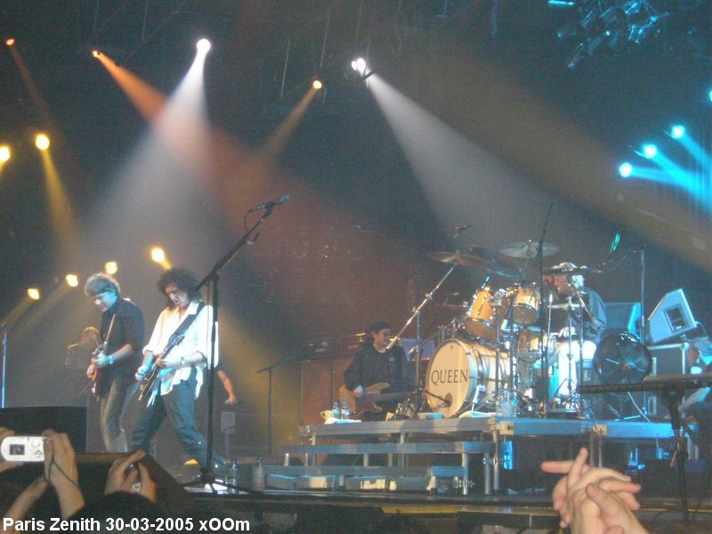 Queen+PR Paris-Zenith 30-03-2005 by xOOm (1/8)