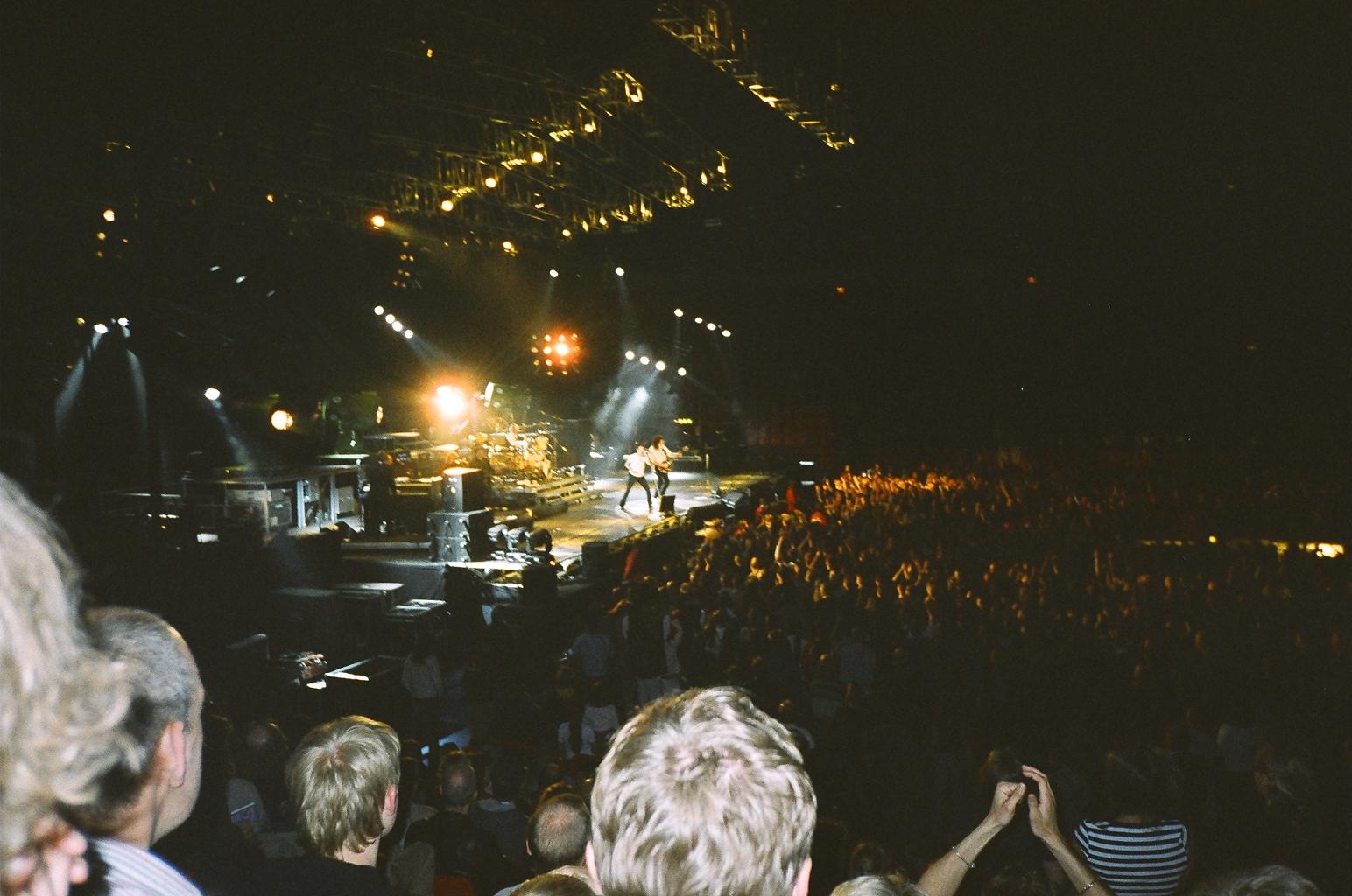 Fat bottom girls @ Globen -Vicmot-