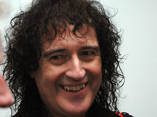 Queen+PR Hamburg 28.04.2005 Brian after the show
