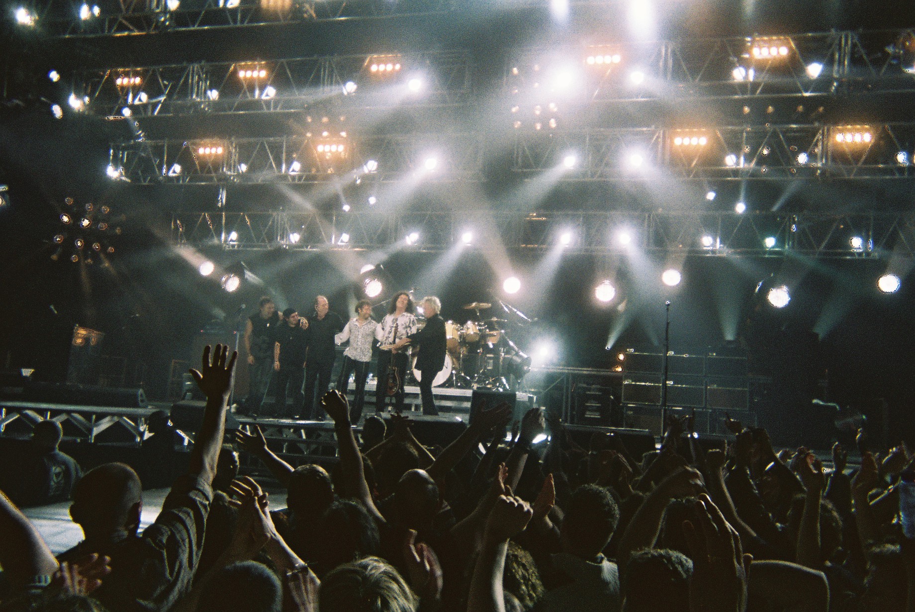 Brian and Pauk Rock Antwerp End of Show