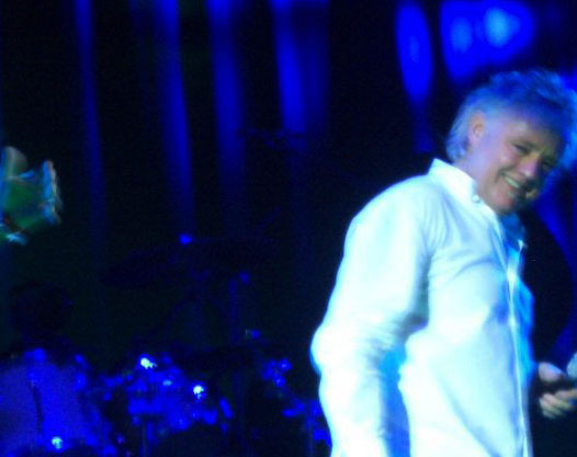 rog smiling for me, hauahauhauahuahau