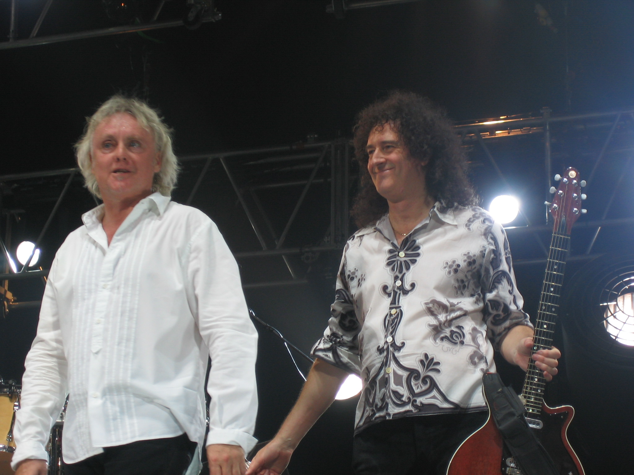 stockholm 30.4 - oh, holding hands