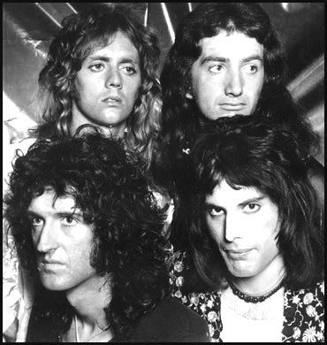 nice smile Freddie, looking cool :)