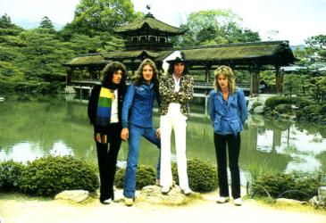 QUEEN IN JAPAN