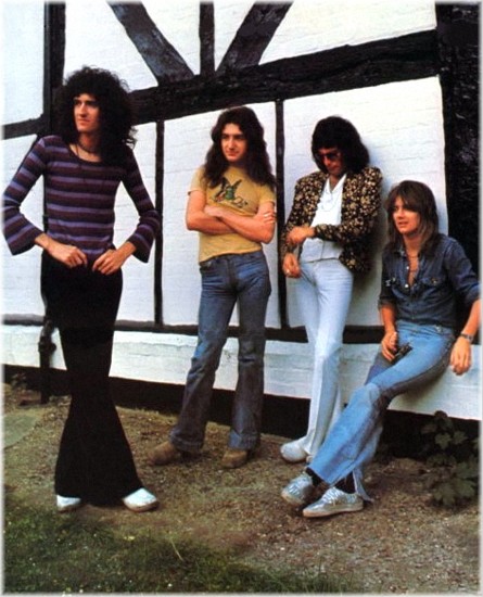 Queen 1976