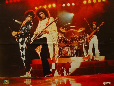 Queen live in 77