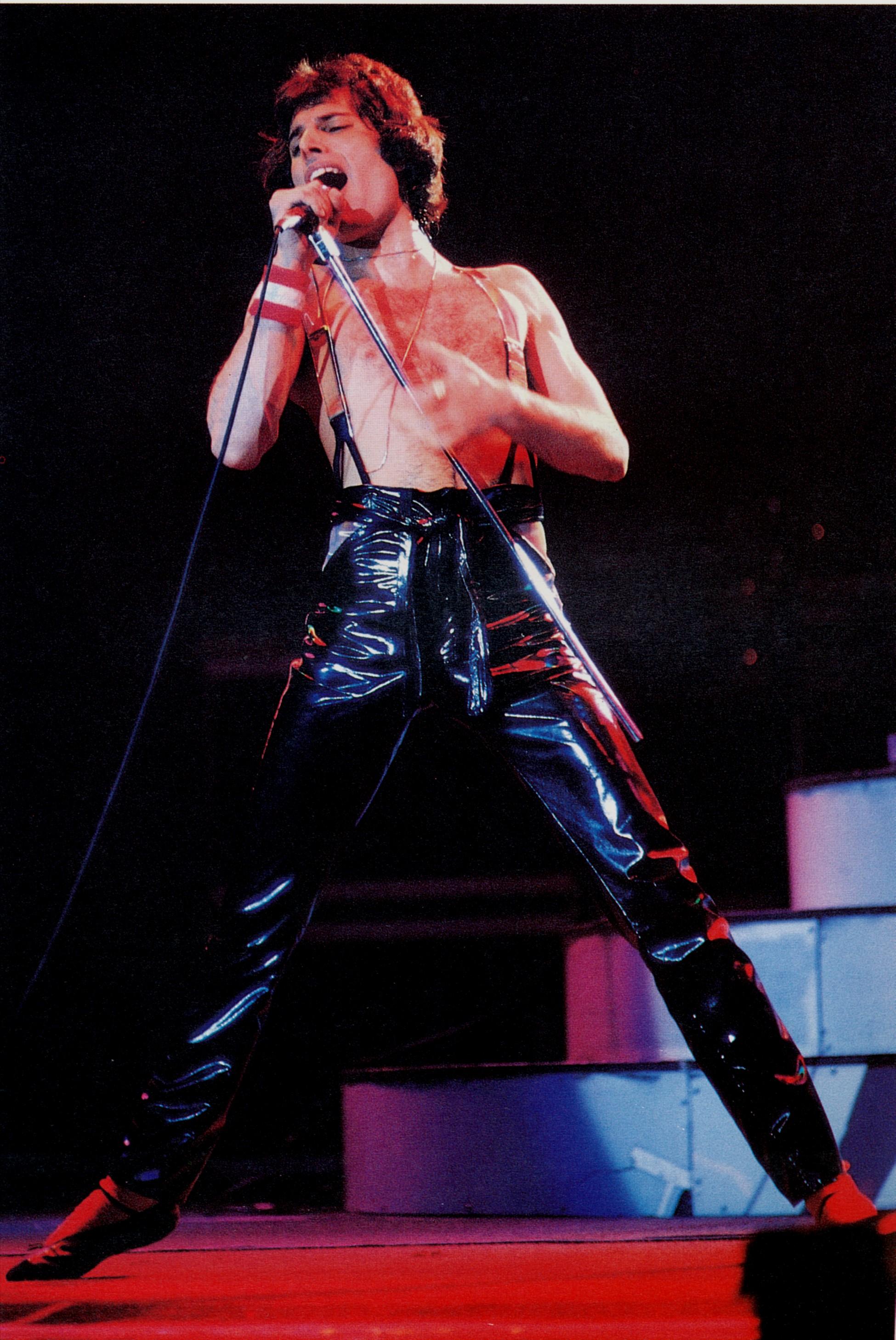 Freddie on stage 1977