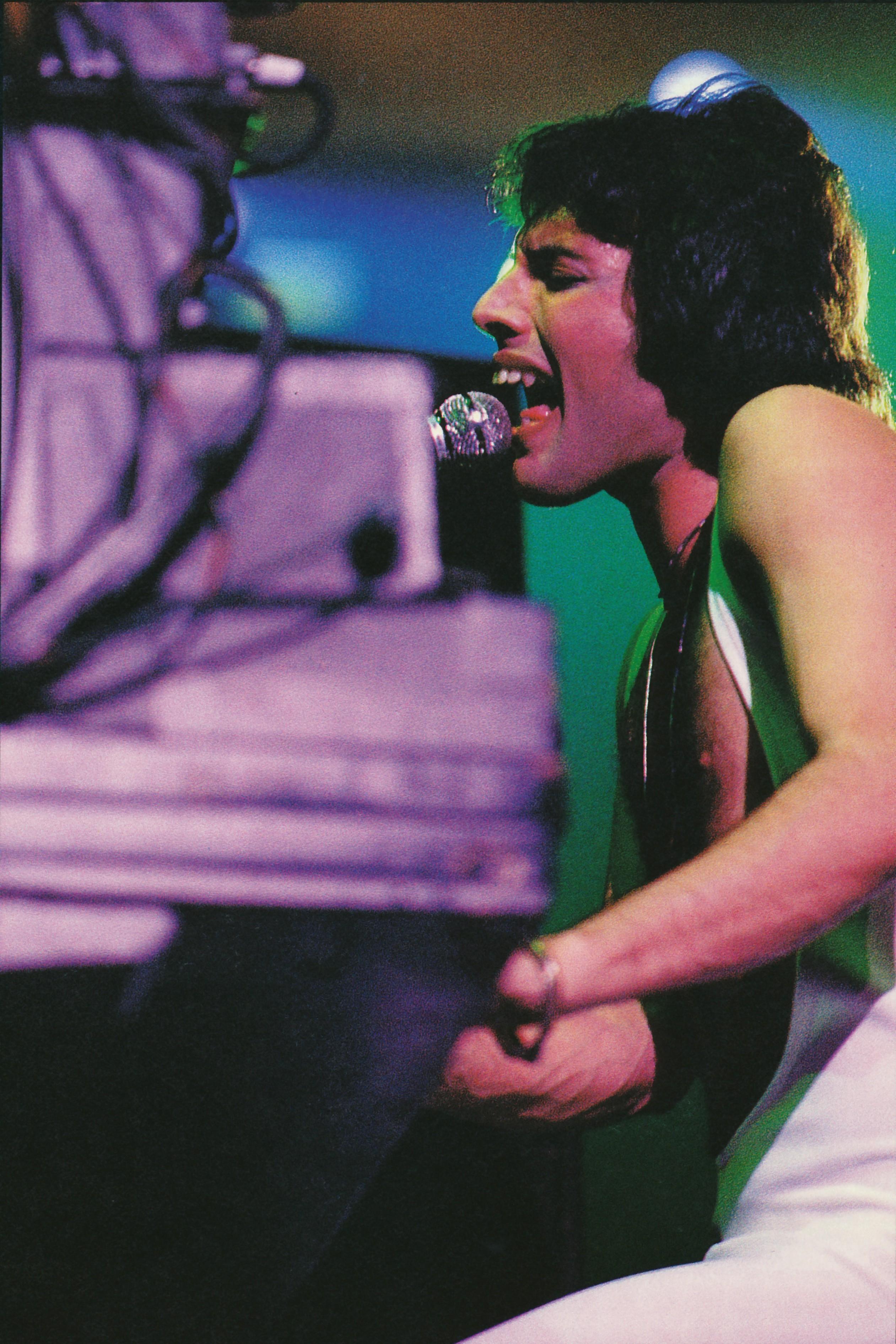 Freddie on stage 1977