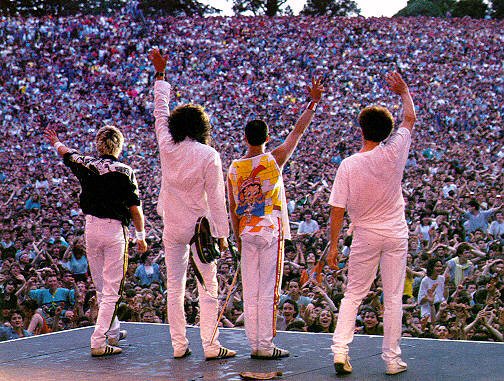 Queen waving goodbye.