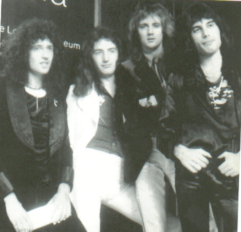 Happy times, Happy queen