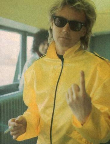 a wonderful yellow top!
