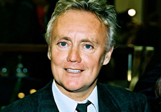 Roger looking gorgeous at the Queen Symphony premier