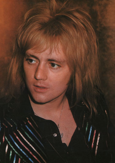 Roger con cara de pastelon