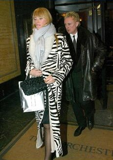 Roger & Debbie UK Hero Award 30.01.2003