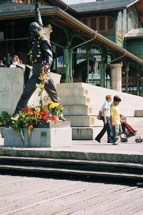 Freddie Memorial day Montreux 2004
