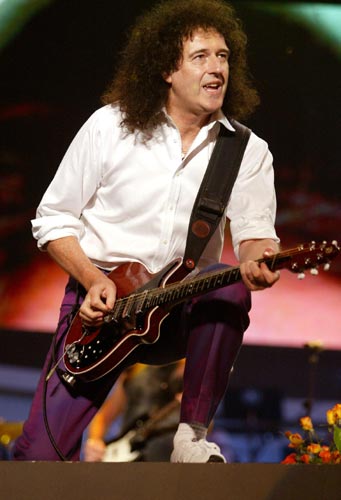 Queen at Pavarotti & Friends Gig (2)
