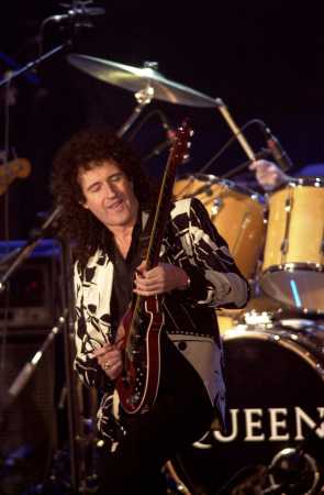 Brian Playing at the Rock Hall of Fame induction Ceremony