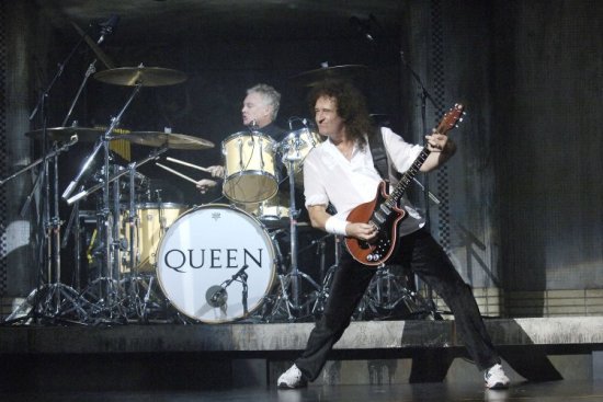 Queen live at we will rock you